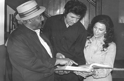 Booked by the same agency, Loretta Lynn and Sonny were often featured on the same package.